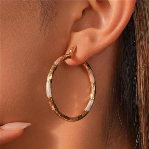 18K Gold Plated Hollow Carved Geometry Huggie Hoop Earrings - Picture 5 of 6